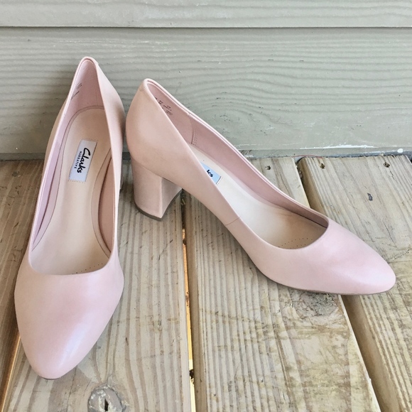 clarks pumps pink